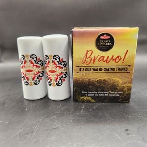 NIB Bertolli Bravo Rewards White Salt & Pepper Shakers